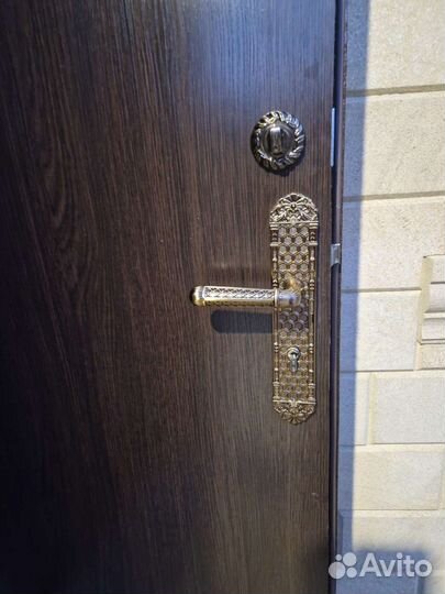 Дверь входная металлическая новая