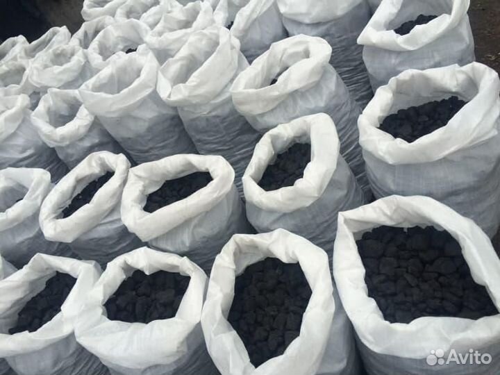 Уголь перебранный в мешках