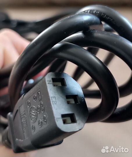 Кабель питания для компьютера, ноутбука