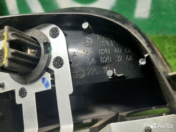 Фонарь задний правый на Mercedes W164