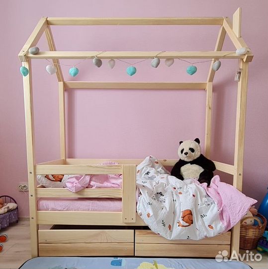 Kровать домик из сосны
