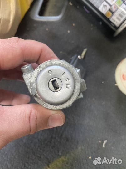 Замок зажигания с ключом Discovery 3