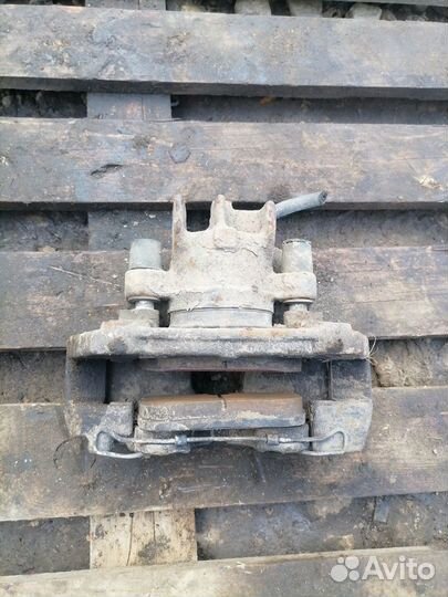 Суппорт передний правый Rover 75