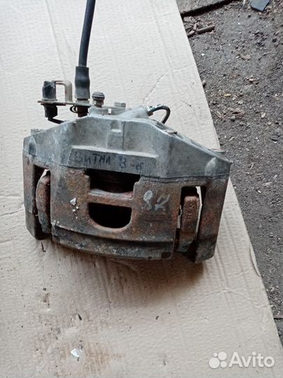 Суппорт Audi A6 4F5 C6