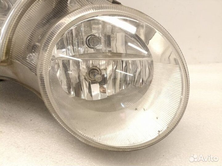 Фара передняя правая Skoda Yeti 5L 1.2 cbzb 2010