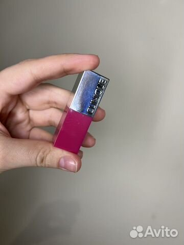 Clinique помада