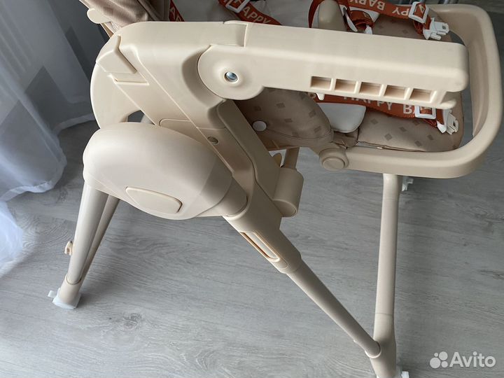 Стульчик для кормления Happy Baby William Pro