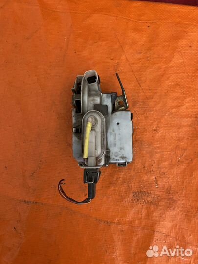 Замок передней левой двери golf 3