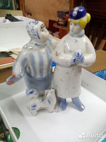 Статуэтка фарфоровая. Кумушки. СССР. Зимний вечер