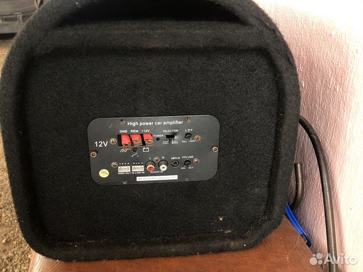 Автомобильный сабвуфер