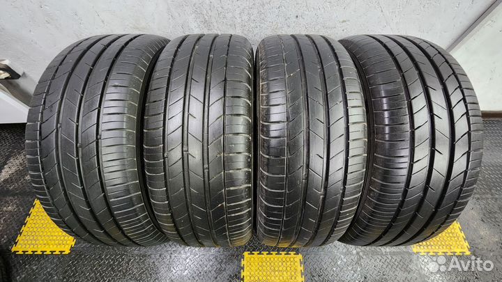Kumho Ecsta HS52 225/50 R17
