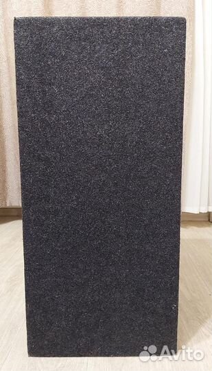 Автомобильный сабвуфер