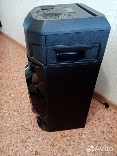 Музыкальная колонка LG