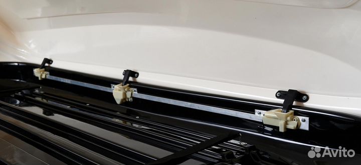 Автобокс Carl Steelman 390 литров белый