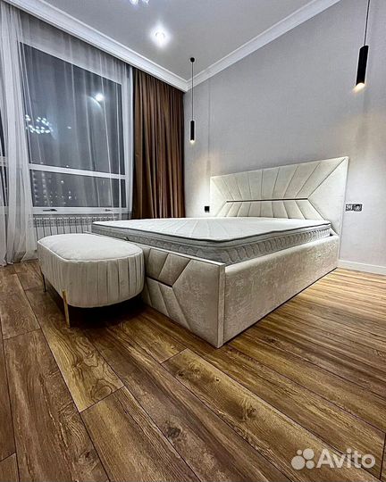 Кровать с изголовьем