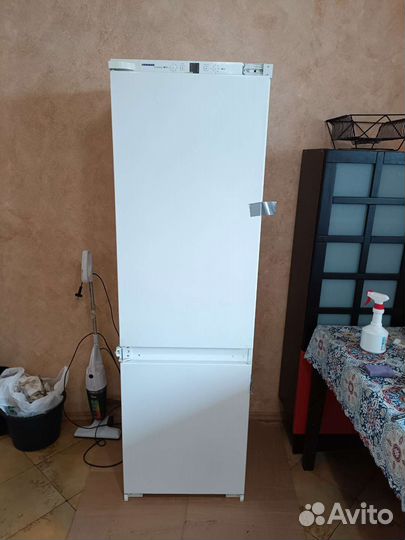 Холодильник Liebherr comfort встраиваемый