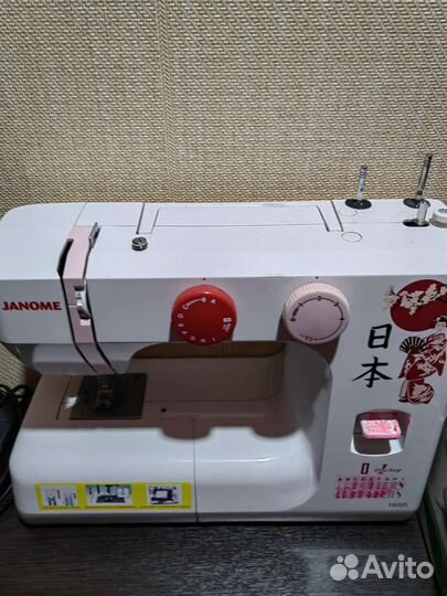 Швейная машина Janome