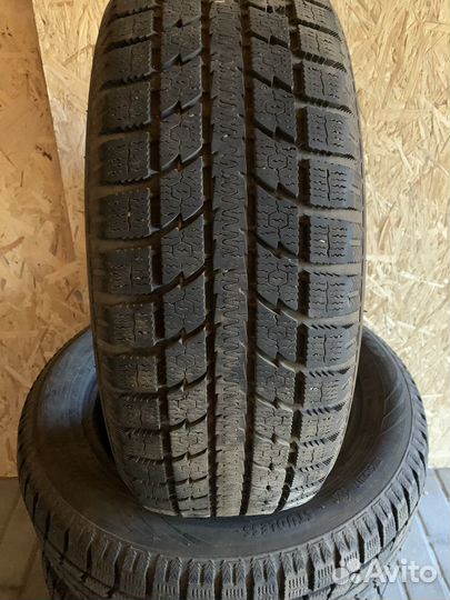 Toyo Observe GSi-5 215/60 R17 96Q