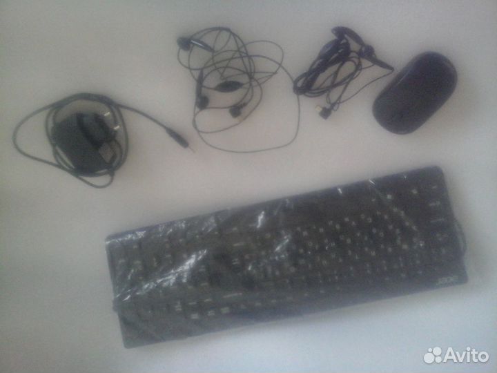 Клавиатура с usb, мышка, наушники, зу