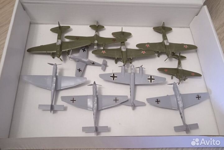 Настольно-коллекционн игра 