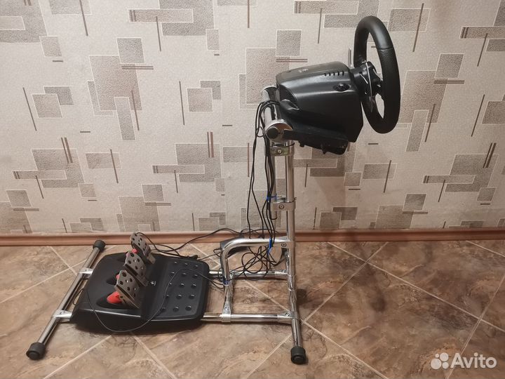 Стойка для игрового руля