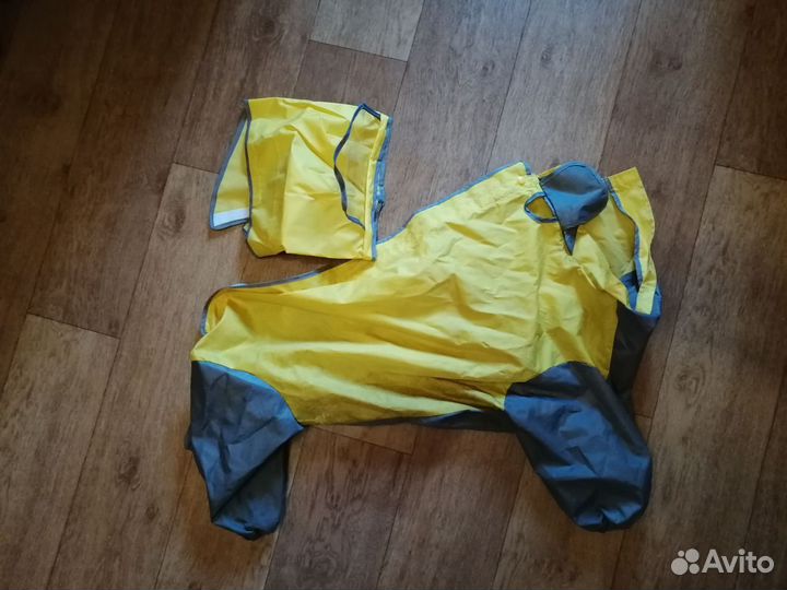 Дождевик для собаки и послеоперационные попонки