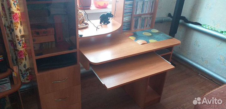 Компьютерный стол