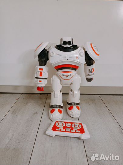 Робот радиоуправляемый