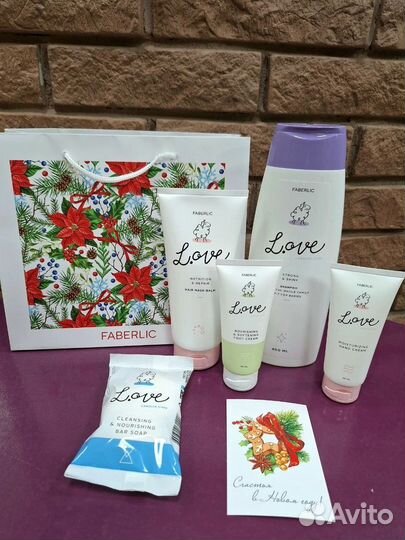 Набор. Уходовая косметика. Средства для тела