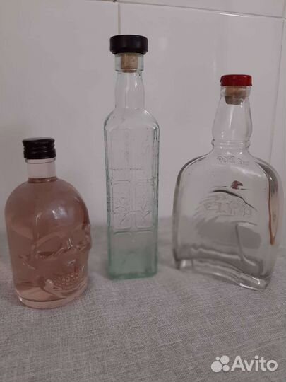 Бутылки с теснением