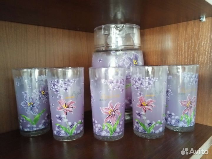 Кувшин со стаканами