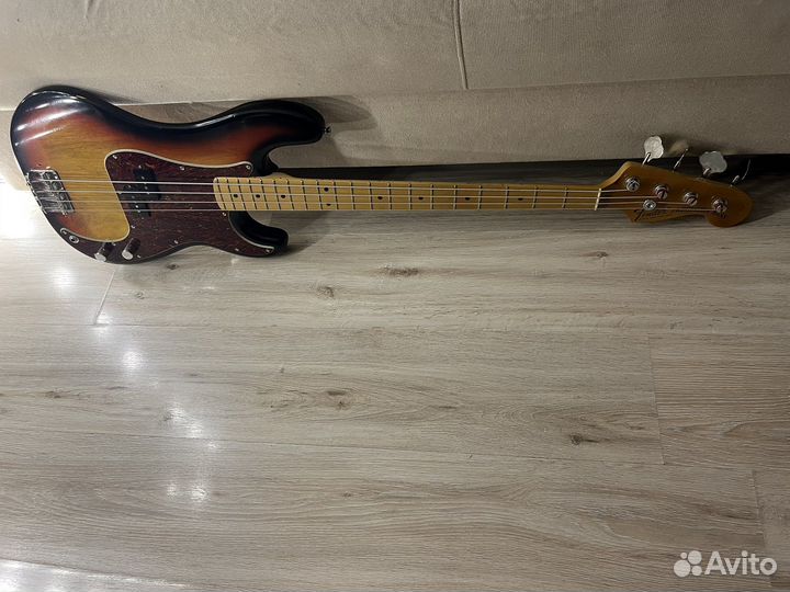 Бас гитара fender precision