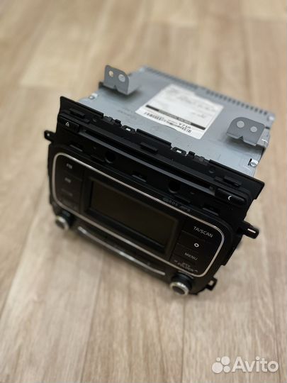 Штатная магнитола kia cerato 3 с рамкой