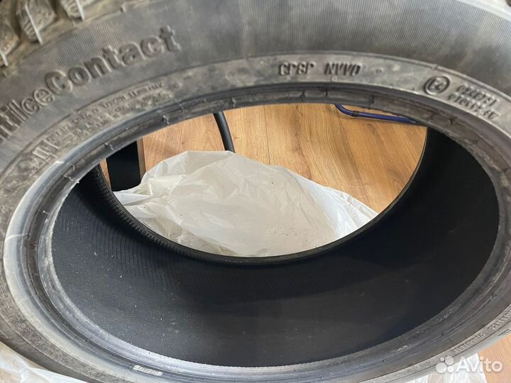 Continental ContiIceContact 235/45 R17