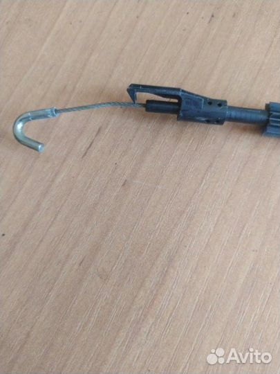 Трос открывания двери задний Volkswagen Passat B5+