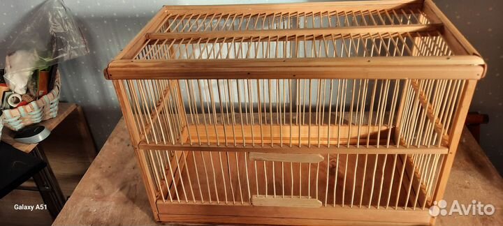 Большая клетка для птиц деревянная