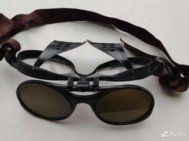 Очки газосварщика с зелёными стеклами СССР