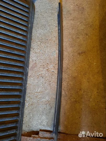 Бархотка передней левой двери Opel Astra G