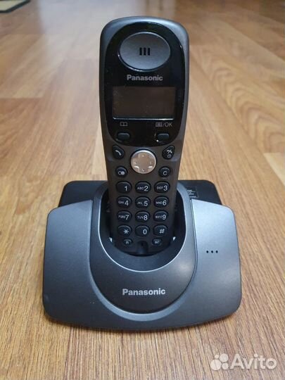 Радиотелефон Panasonic KX-TG1105, две трубки