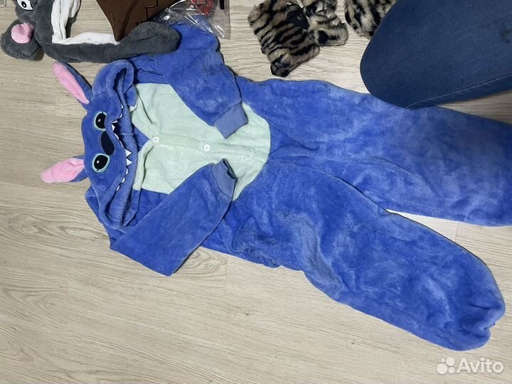 Новогодний костюм волка и тигра