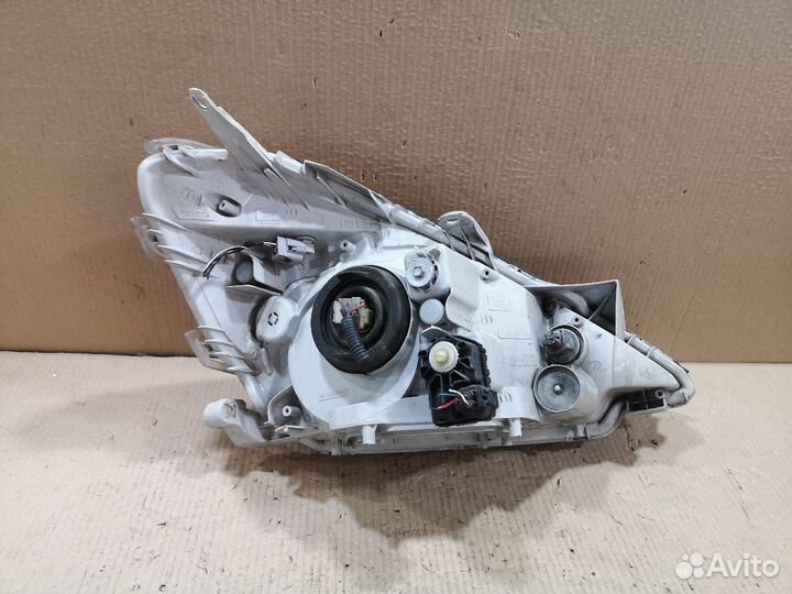 Фары Toyota Allion AZT240