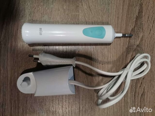 Зубная электрическая щетка Braun