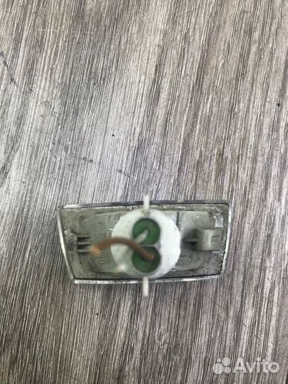 Повторитель поворота передний правый Opel Astra H