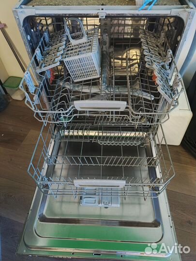 Посудомоечная машина Hotpoint Ariston 60 см