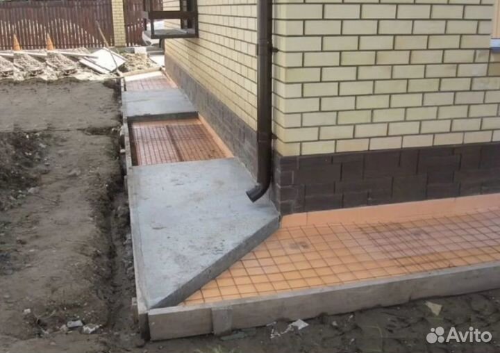 Фундаментные работы, отмостка вокруг дома