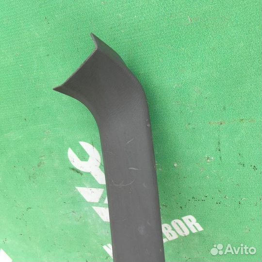 Обшивка двери багажника Субару Форестер 10