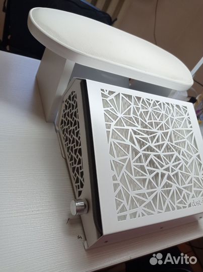 Маникюрная вытяжка