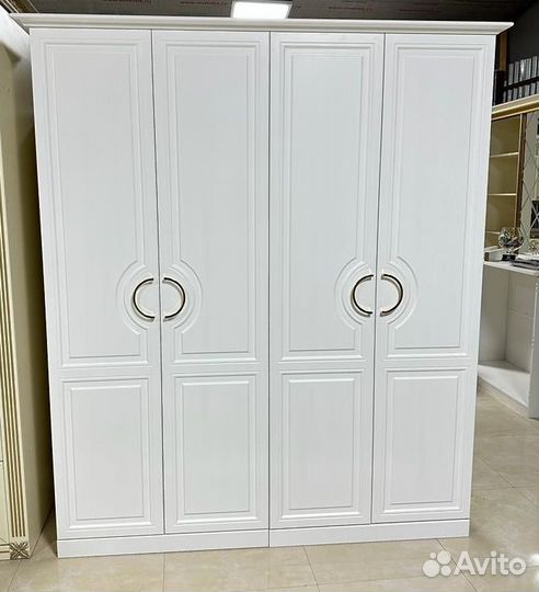 Шкаф распашной