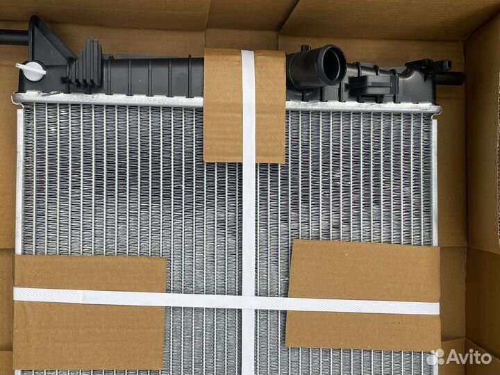 Радиатор охлаждения двигателя основной