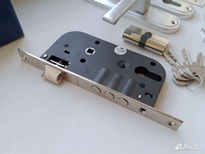 Замок Aпекс 1526-60 CR